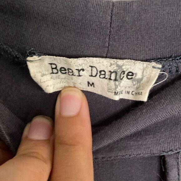 Bear Dance Keyhole Neckline Tank Top Gray size Medium - Picture 2 of 3